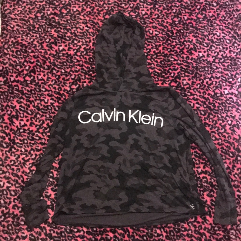 Calvin Klein camo hooded shirt